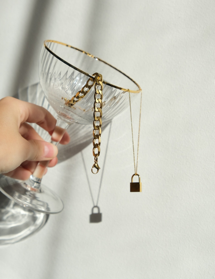 Trashy /gold/